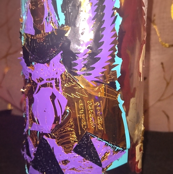 Elegant Egyptian Goddess Isis Vase - Picture 4 of 5